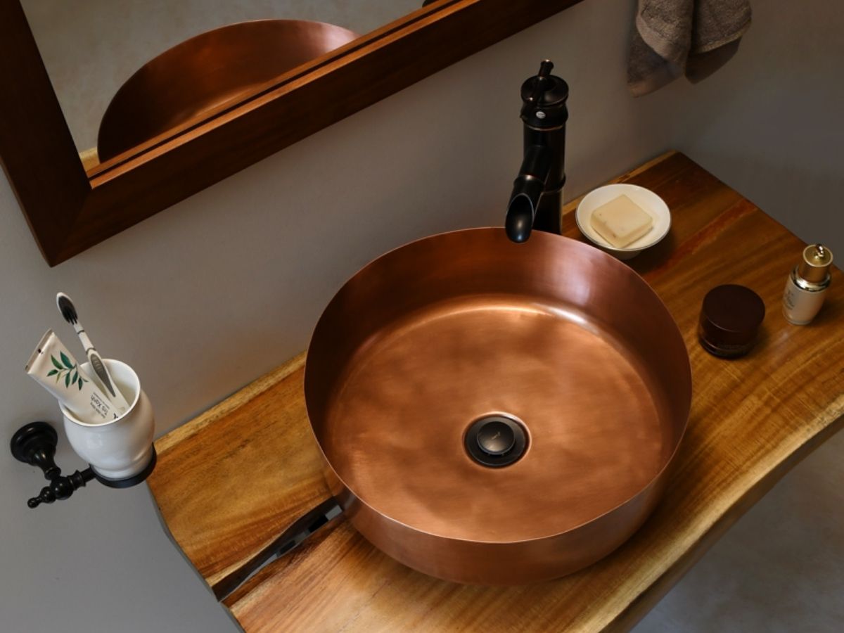 Chậu lavabo đặt bàn Kanly bằng đồng BL5022