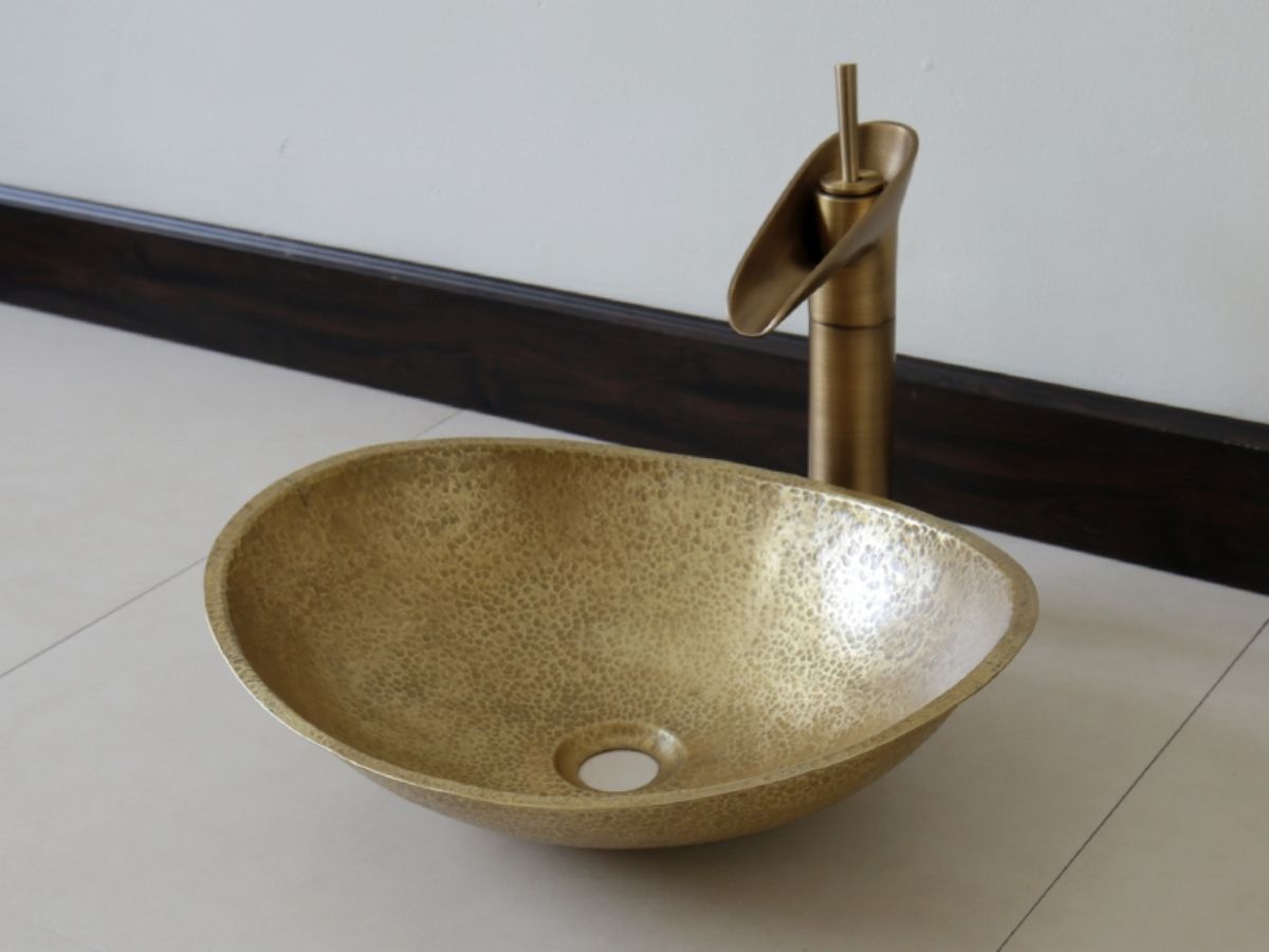 Chậu lavabo đặt bàn Kanly bằng đồng BL6011
