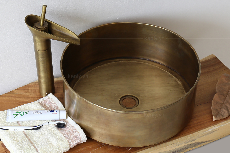 Chậu lavabo đặt bàn Kanly bằng đồng RSC601