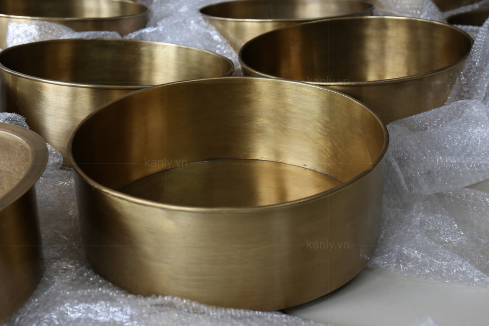 Chậu lavabo đặt bàn Kanly bằng đồng RSC601