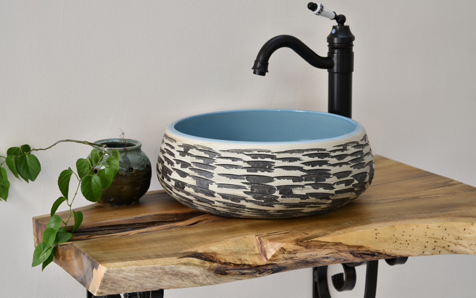 Chậu lavabo đặt bàn Kanly bằng sứ SU010