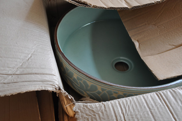 Chậu lavabo đặt bàn Kanly bằng sứ SU111