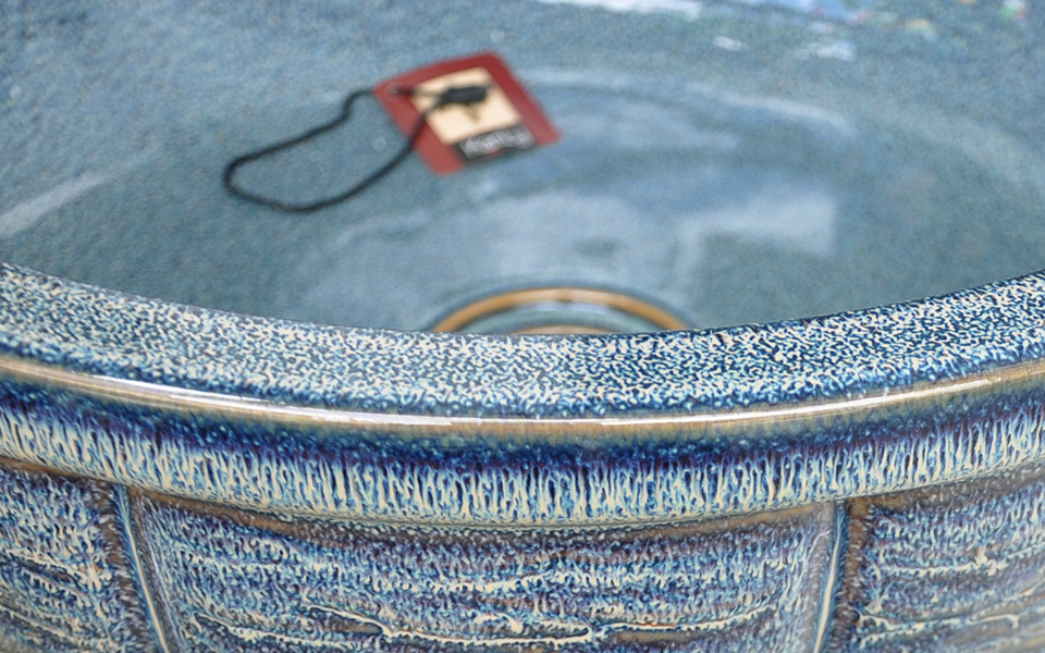 Chậu lavabo đặt bàn Kanly bằng sứ SU124