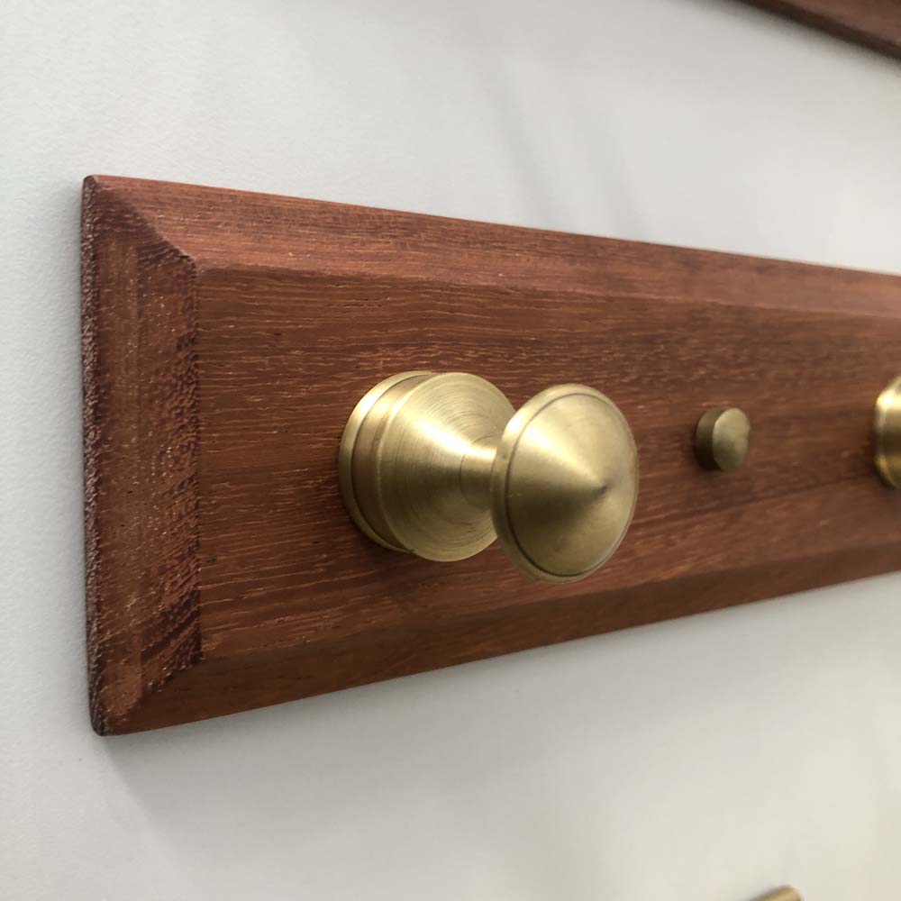 Móc treo áo gỗ và đồng thau Kanly GCG20A