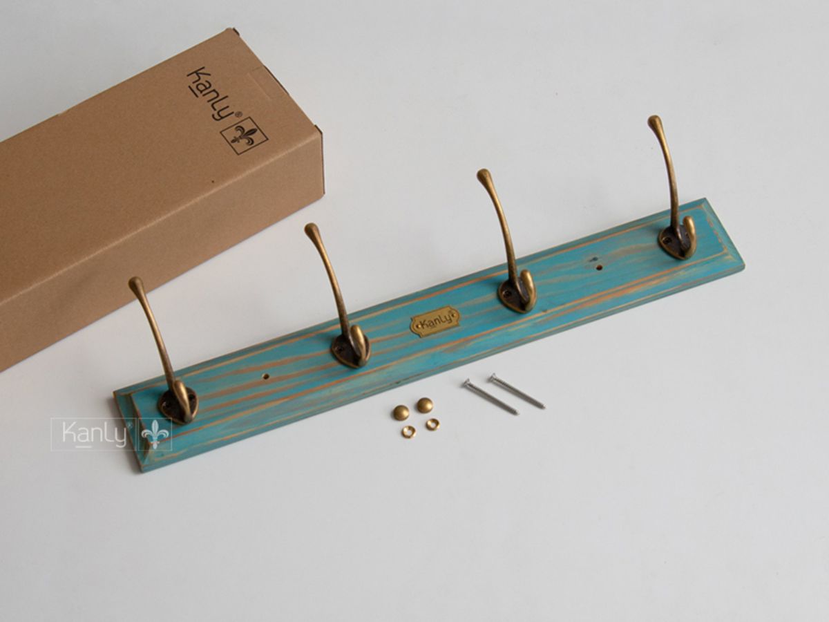 Móc treo áo gỗ và đồng thau Kanly GCG20E-XANH