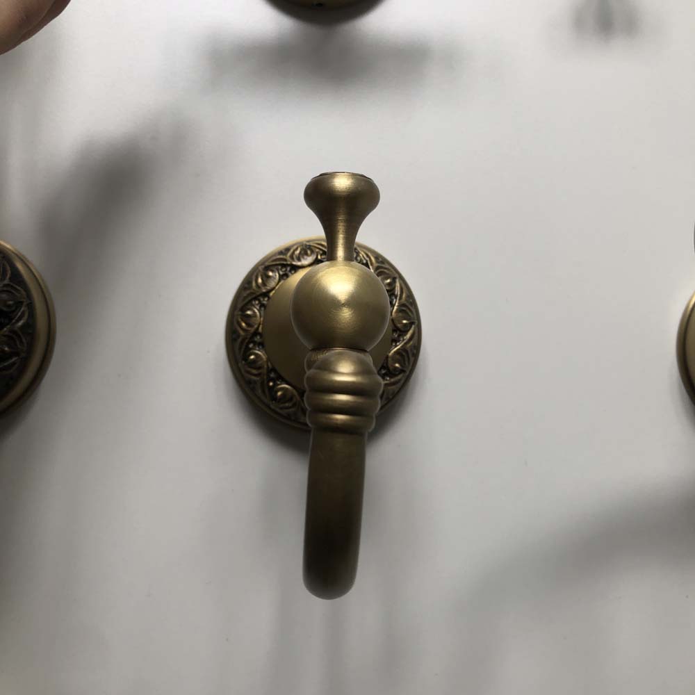 Móc treo đơn bằng đồng Kanly GCH01N