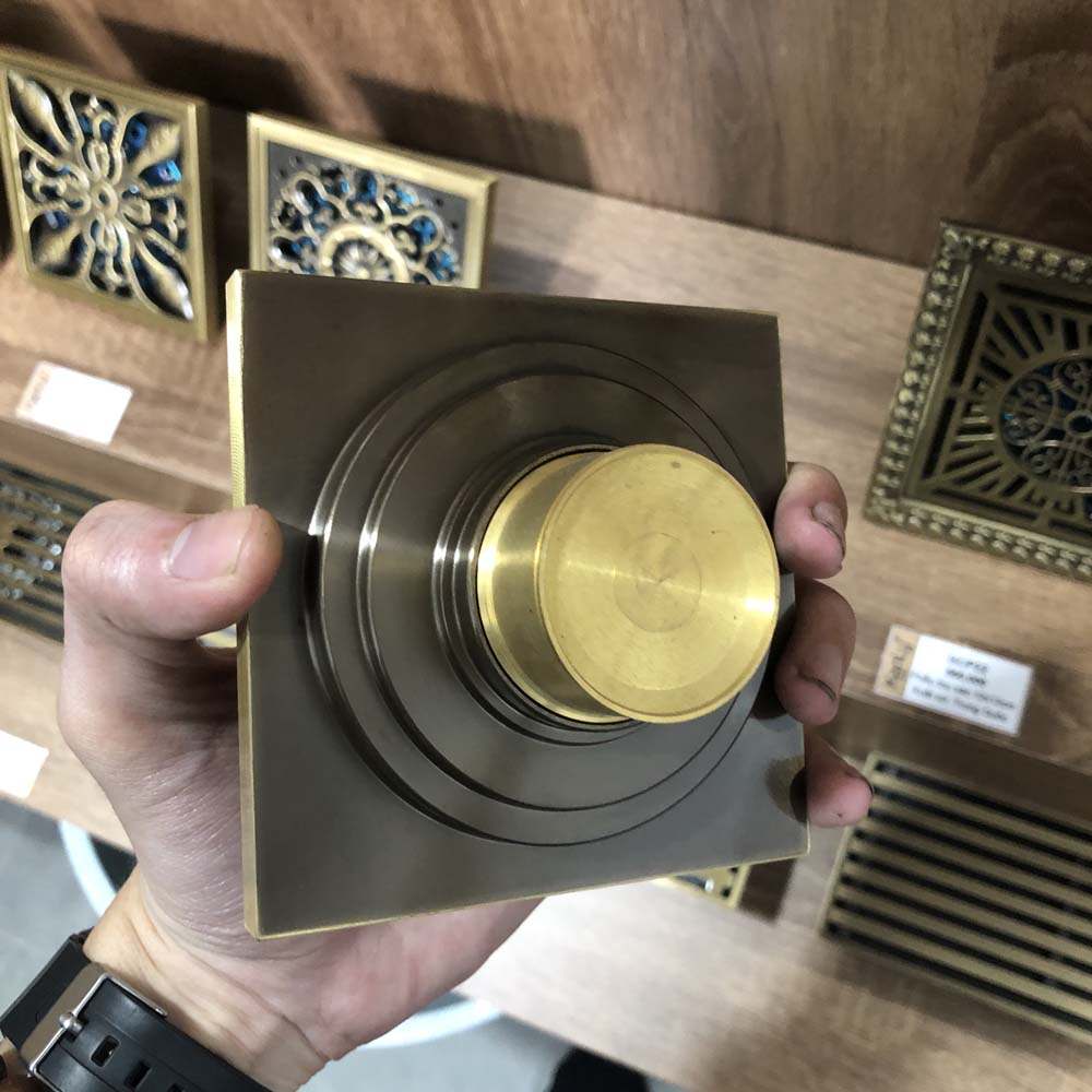 Phễu thoát sàn bằng đồng 10x10cm Kanly GCP01