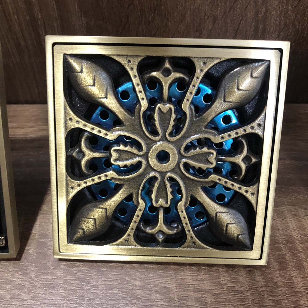 Phễu thoát sàn bằng đồng 10x10cm Kanly GCP07