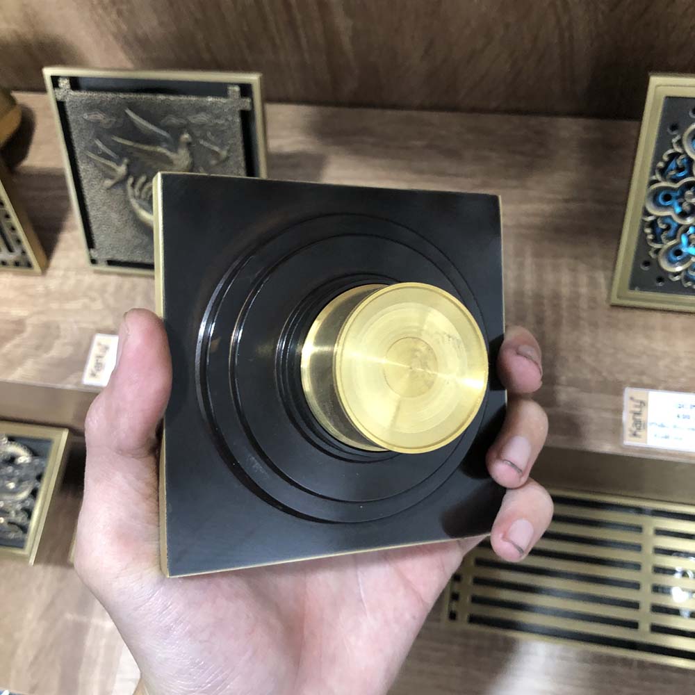 Phễu thoát sàn bằng đồng 10x10cm Kanly GCP07