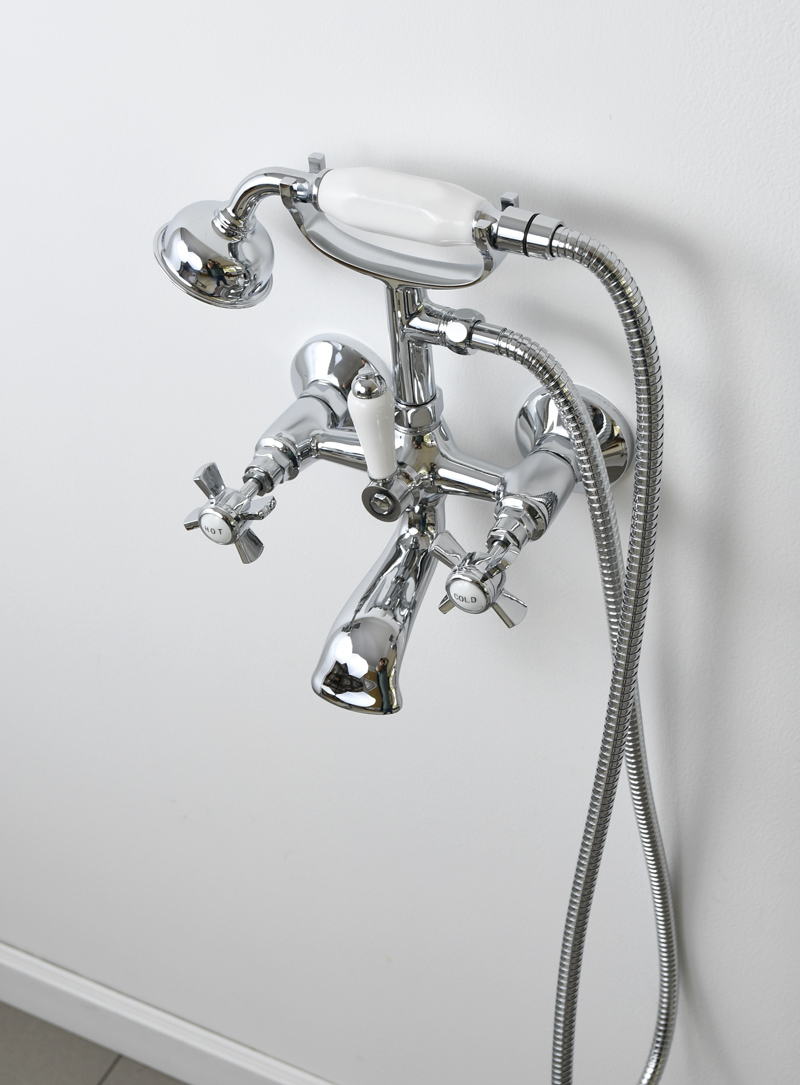 Củ sen tắm nóng lạnh treo tường Kanly CHS02