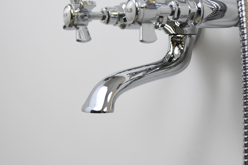 Củ sen tắm nóng lạnh treo tường Kanly CHS02