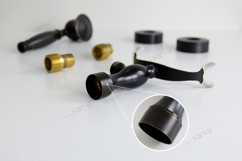 Sen tắm treo tường bằng đồng Kanly GCS01B