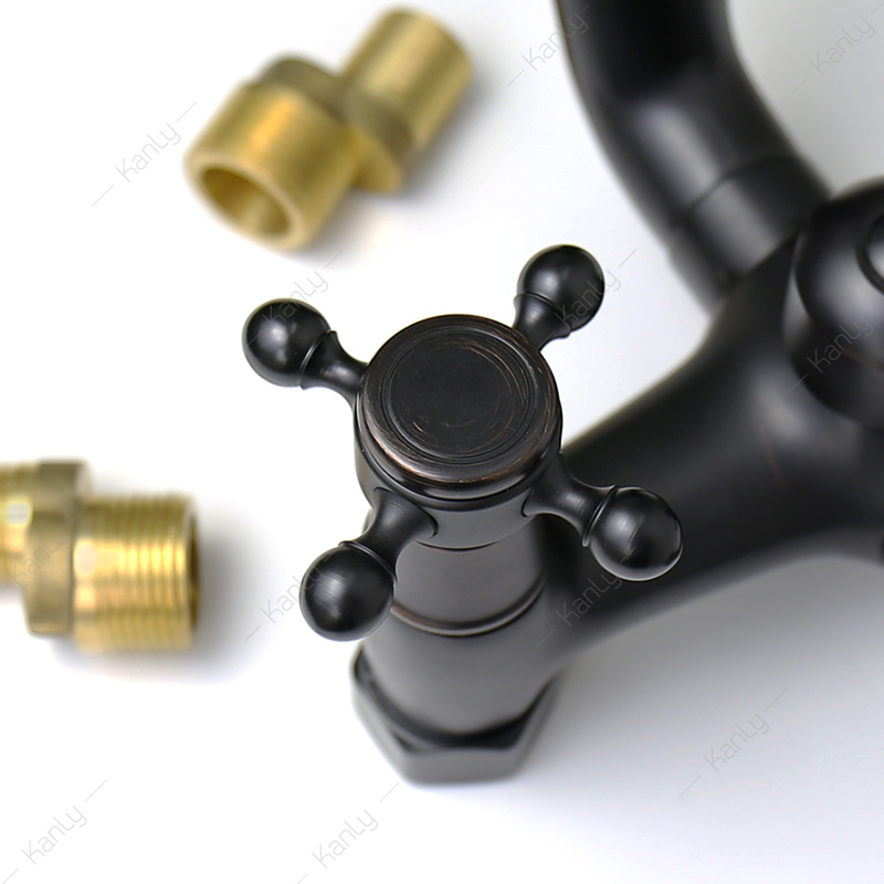 Sen tắm treo tường bằng đồng Kanly GCS01B