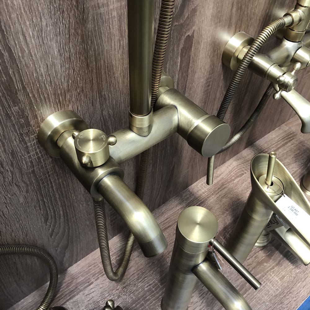 Bộ sen tắm cây đứng nóng lạnh bằng đồng Kanly GCS18