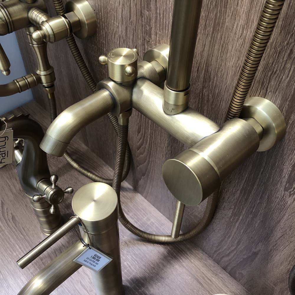 Bộ sen tắm cây đứng nóng lạnh bằng đồng Kanly GCS18