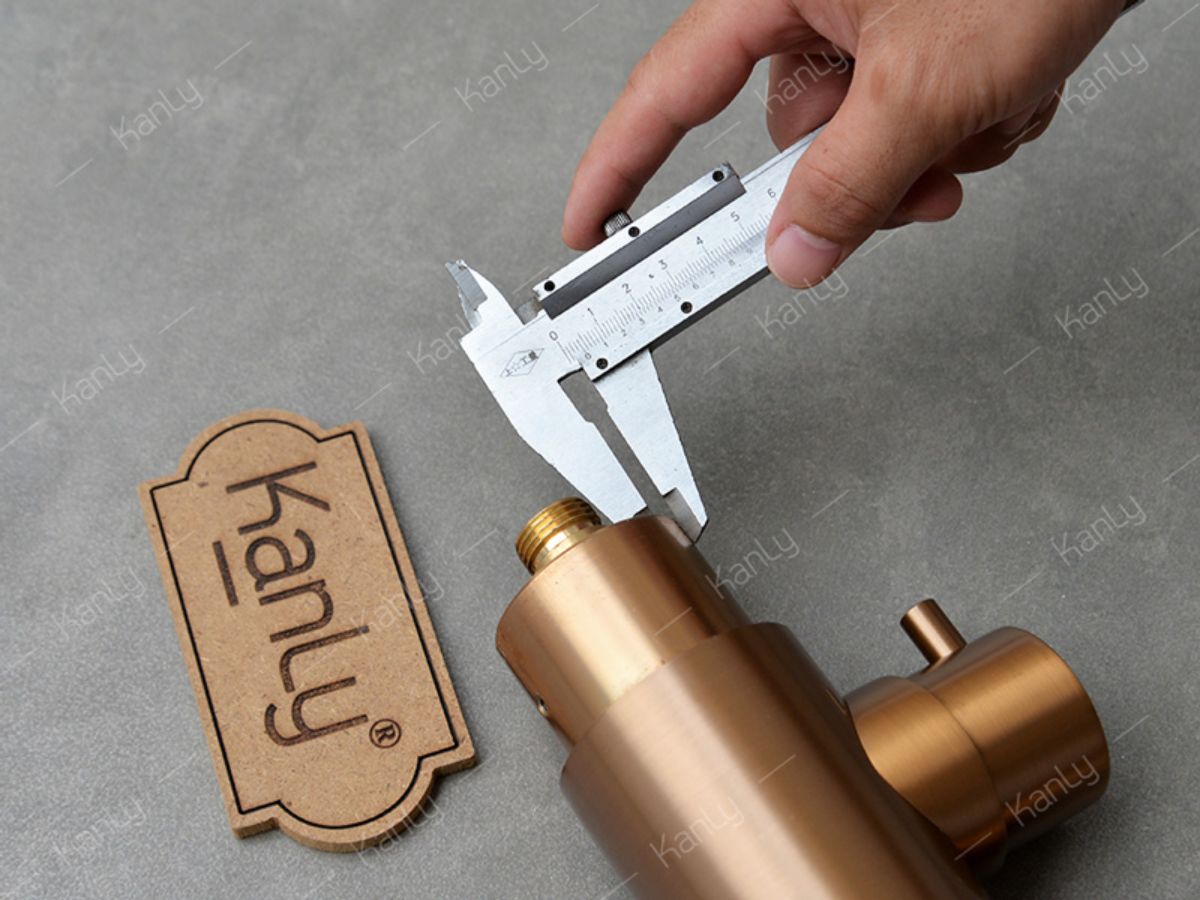 Sen cây tắm đứng đặt sàn ngoài trời Kanly KLS9007