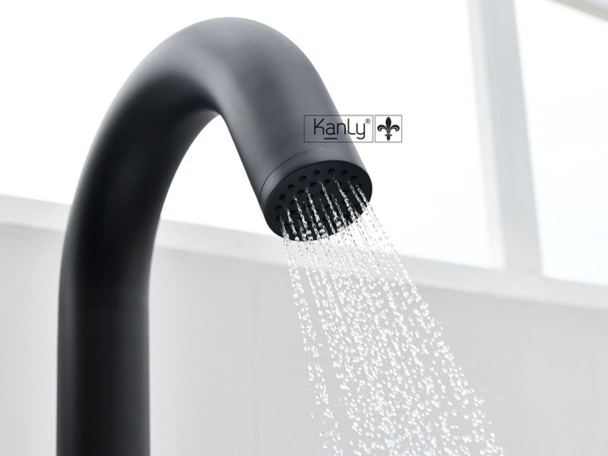 Sen cây tắm đứng đặt sàn ngoài trời Kanly KLS9015B