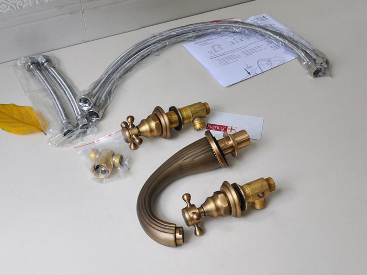 Bộ sen tắm gắn bồn nóng lạnh bằng đồng Kanly GCB04