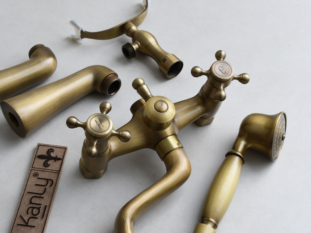 Sen tắm gắn bồn nóng lạnh bằng đồng Kanly GCS02