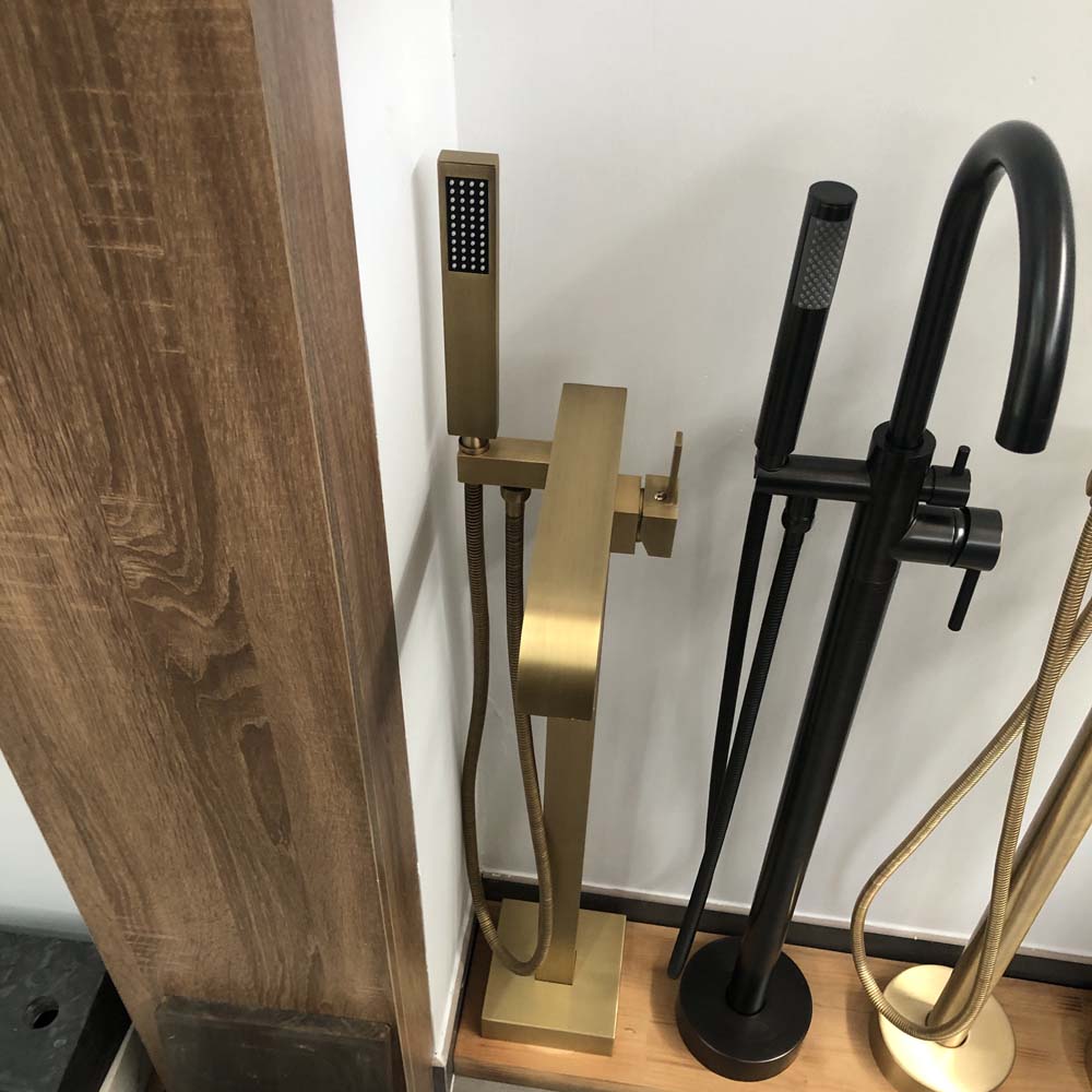 Bộ sen tắm đặt sàn nóng lạnh bằng đồng Kanly GCS07