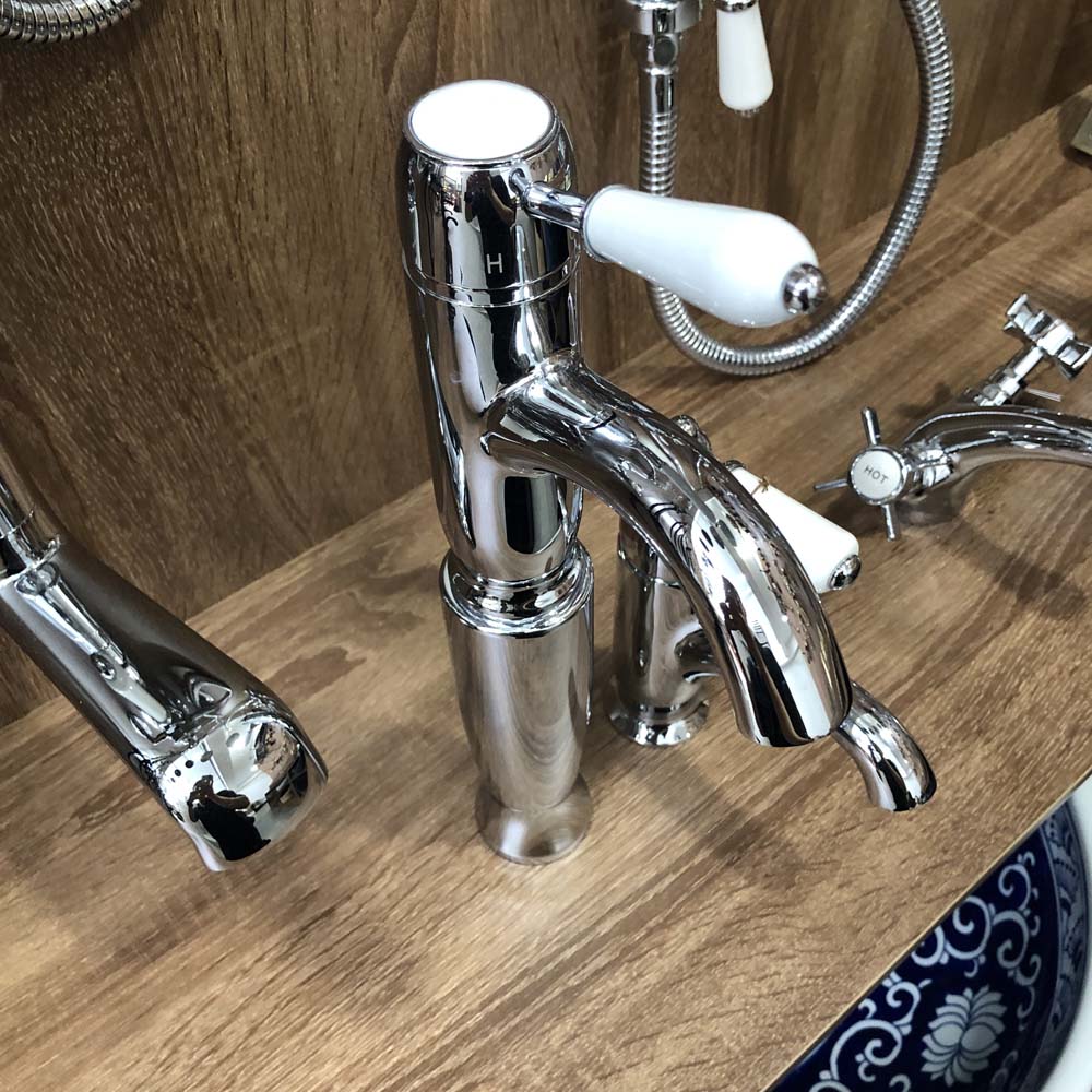 Vòi chậu lavabo nóng lạnh thân cao Kanly CHA09