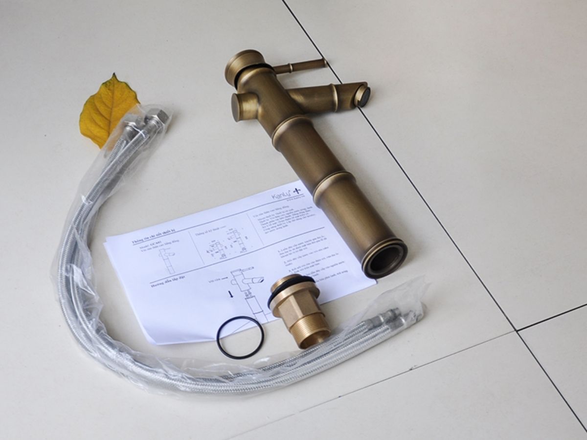 Vòi chậu lavabo nóng lạnh bằng đồng Kanly GCA02