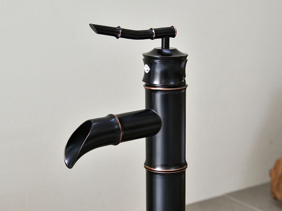 Vòi chậu lavabo nóng lạnh bằng đồng Kanly GCA02B