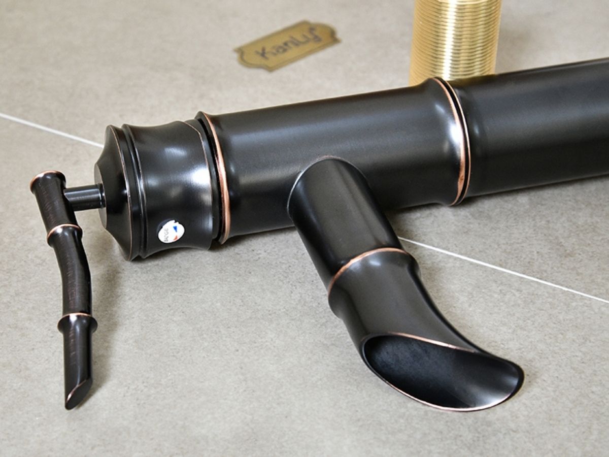 Vòi chậu lavabo nóng lạnh bằng đồng Kanly GCA02B