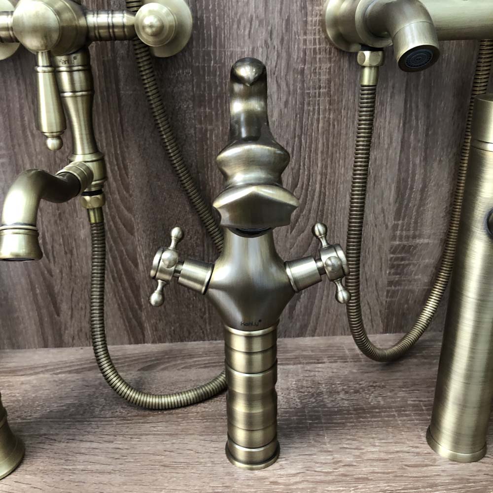 Vòi chậu lavabo nóng lạnh bằng đồng Kanly GCA10 / GCV10