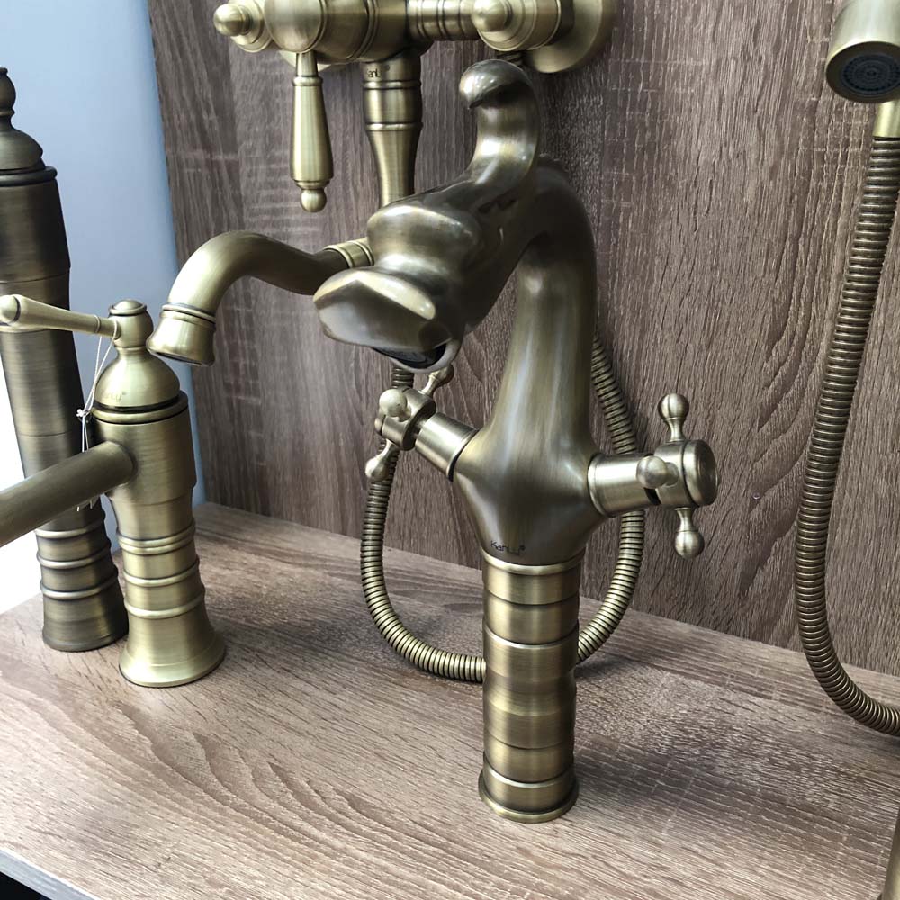 Vòi chậu lavabo nóng lạnh bằng đồng Kanly GCA10 / GCV10