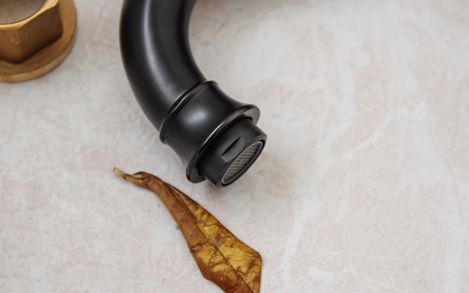 Vòi rửa lavabo thân cao bằng đồng Kanly GCA15B