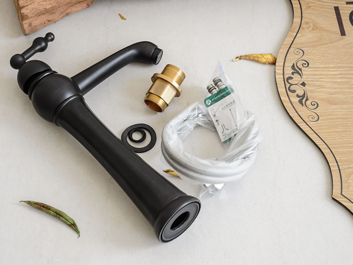 Vòi chậu lavabo nóng lạnh bằng đồng Kanly GCA16B