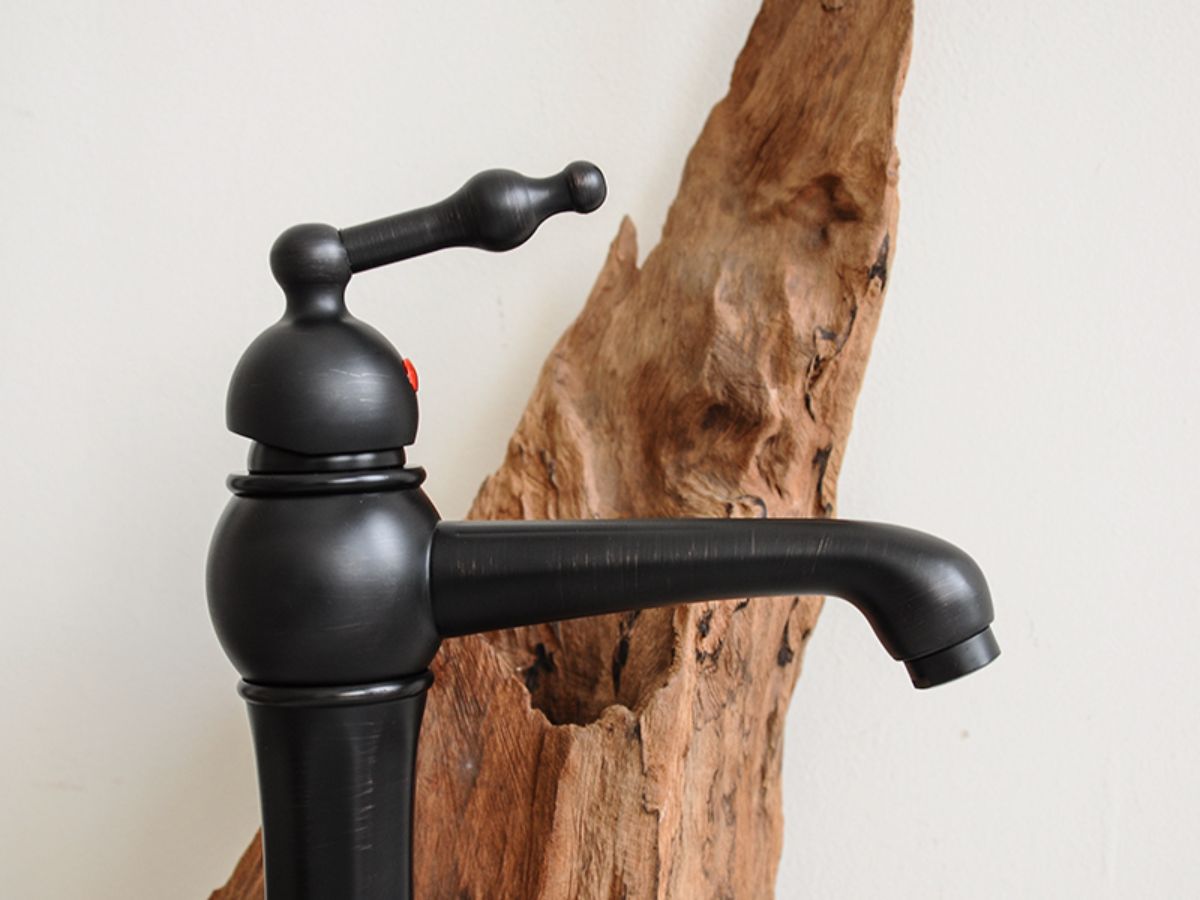 Vòi chậu lavabo nóng lạnh bằng đồng Kanly GCA16B