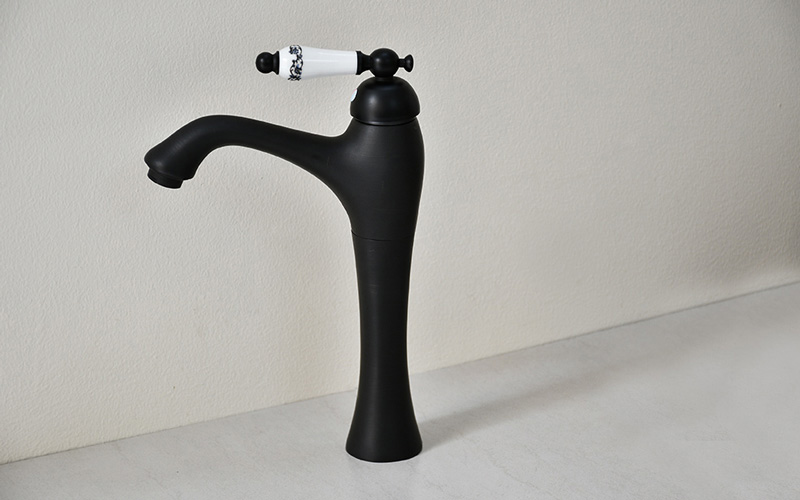 Vòi rửa lavabo thân cao bằng đồng Kanly GCA17B