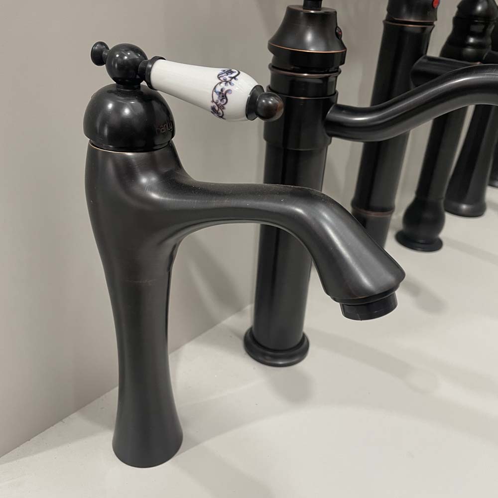 Vòi rửa lavabo thân cao bằng đồng Kanly GCA17B