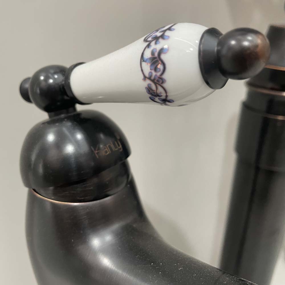 Vòi rửa lavabo thân cao bằng đồng Kanly GCA17B