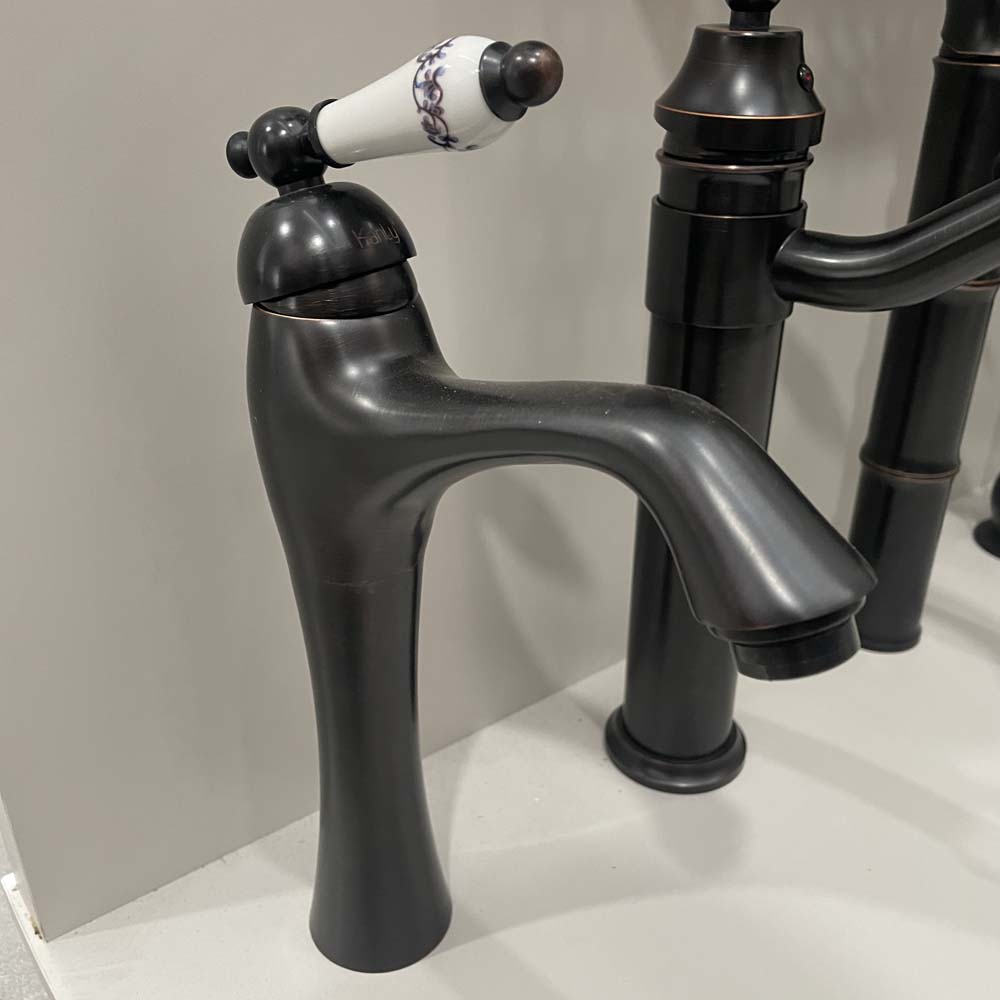 Vòi rửa lavabo thân cao bằng đồng Kanly GCA17B