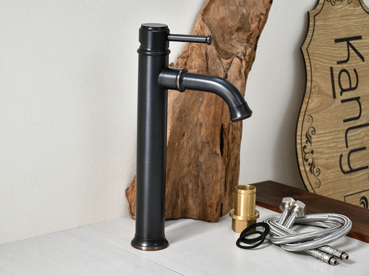 Vòi chậu lavabo nóng lạnh bằng đồng Kanly GCA20B