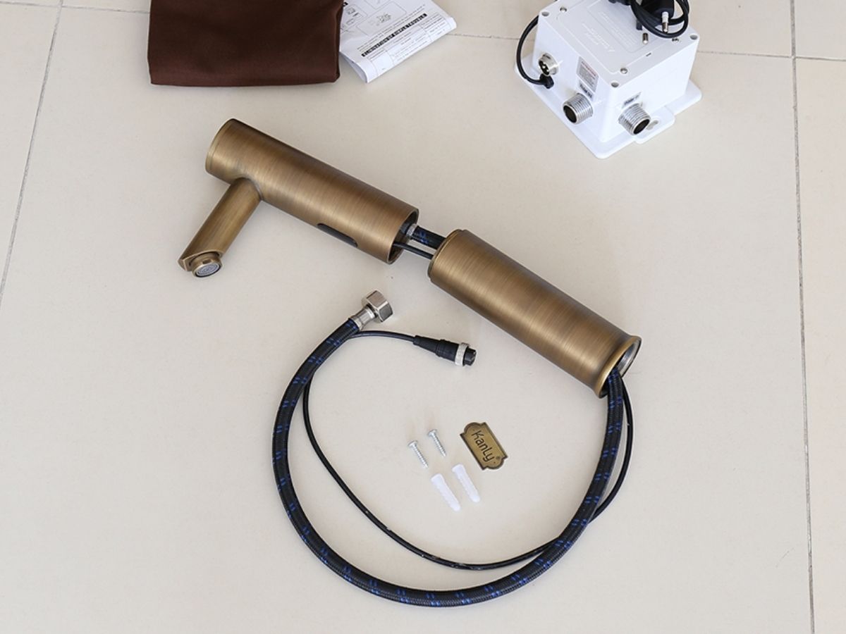 Vòi chậu lavabo cảm ứng bằng đồng Kanly GCAC1