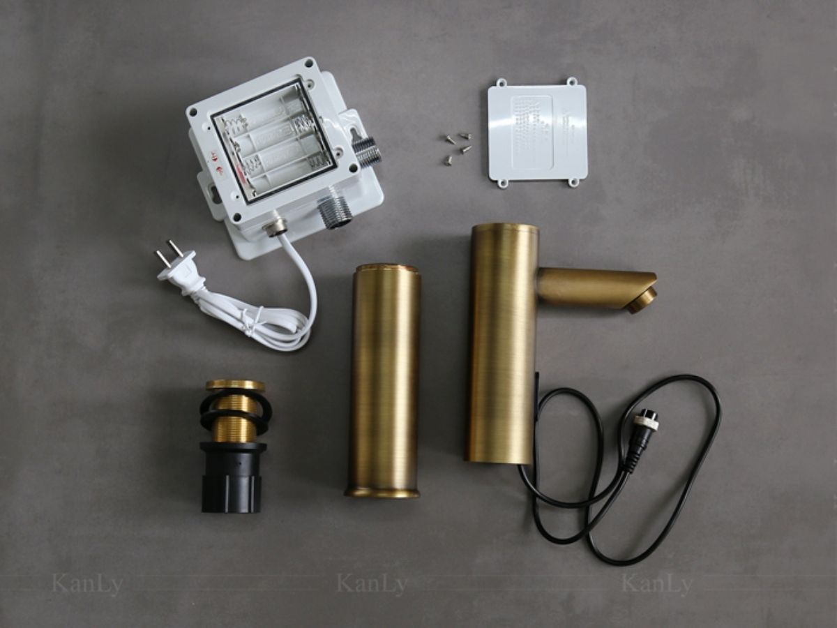 Vòi chậu lavabo cảm ứng bằng đồng Kanly GCAC1