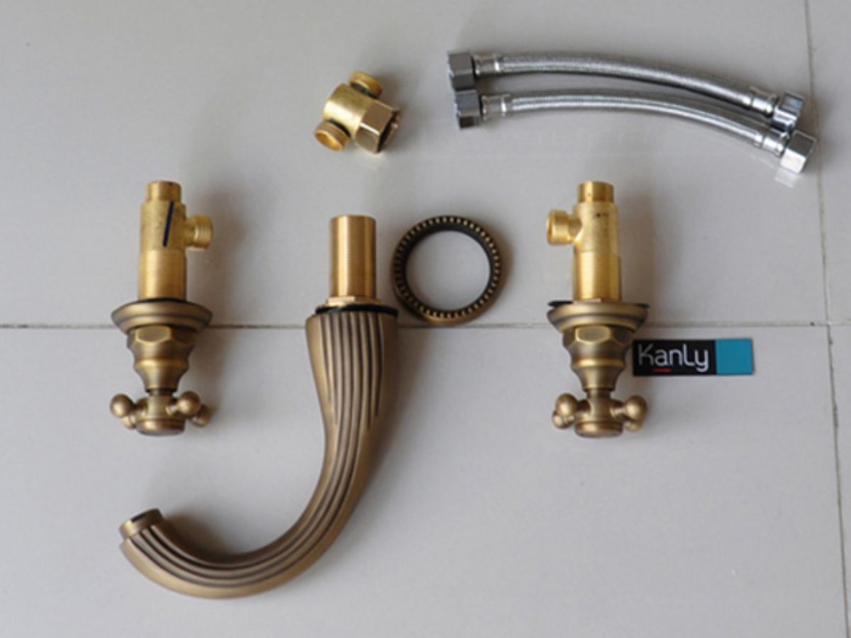 Vòi chậu âm bàn nóng lạnh bằng đồng Kanly GCB03