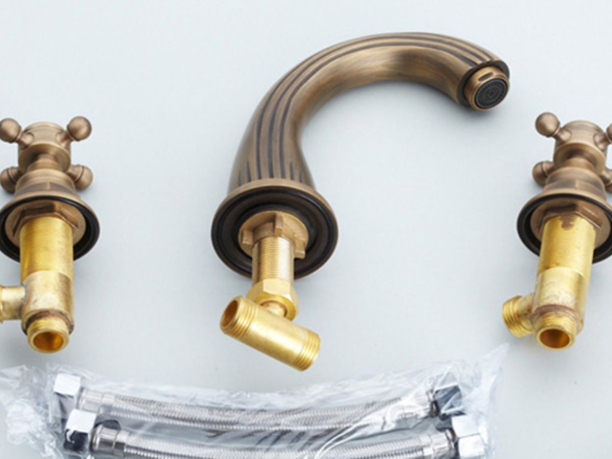 Vòi chậu âm bàn nóng lạnh bằng đồng Kanly GCB03