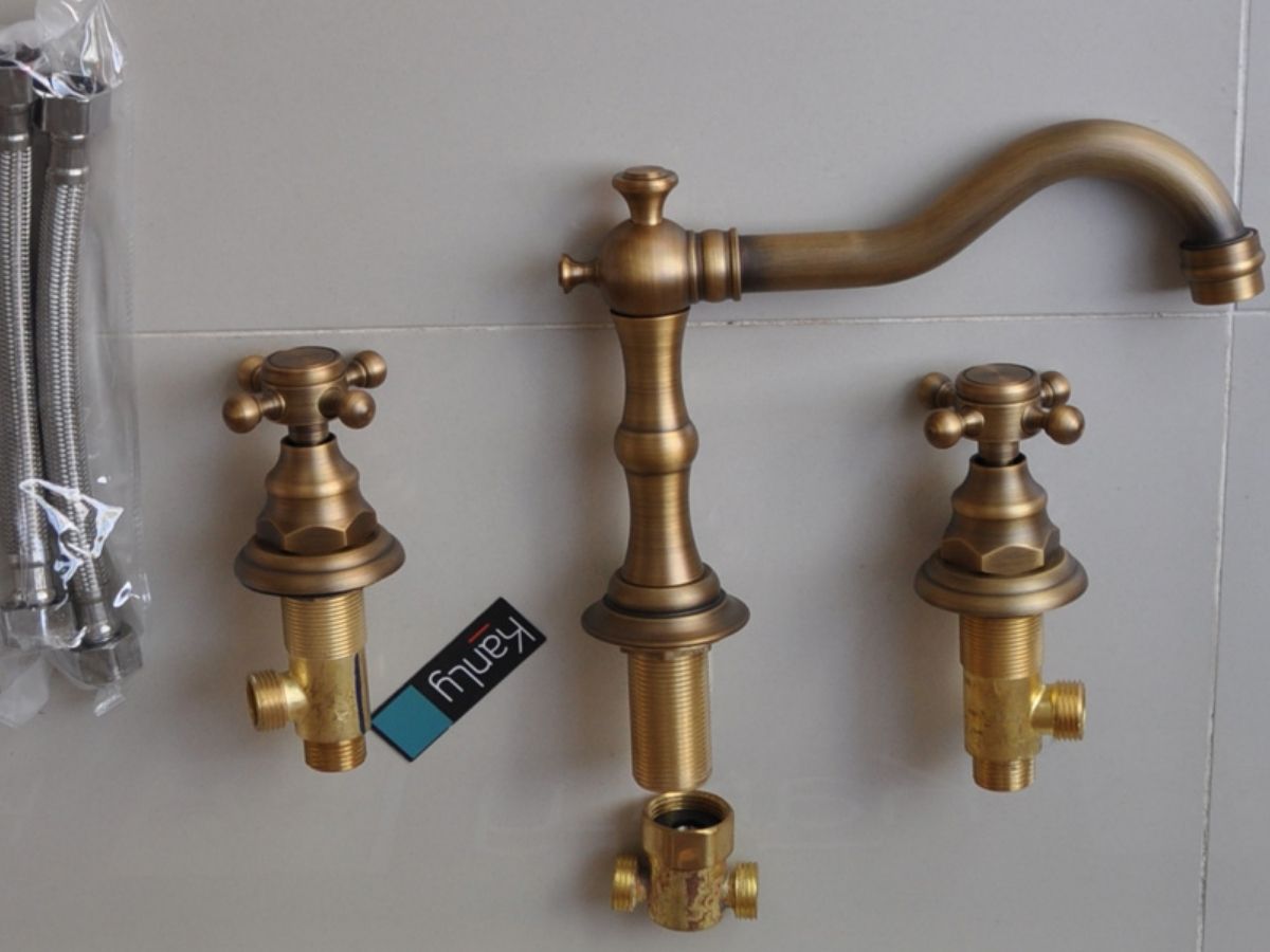 Vòi chậu âm bàn nóng lạnh bằng đồng Kanly GCB07