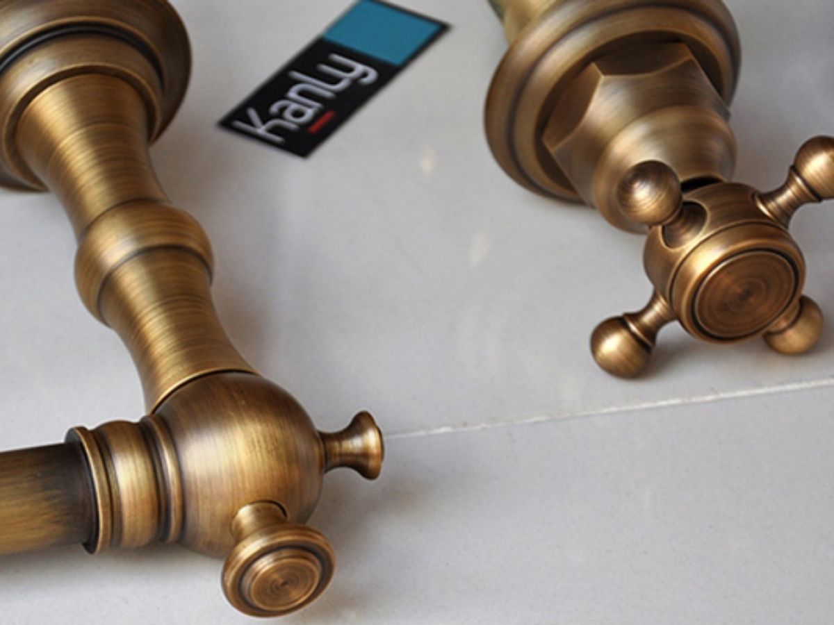 Vòi chậu âm bàn nóng lạnh bằng đồng Kanly GCB07