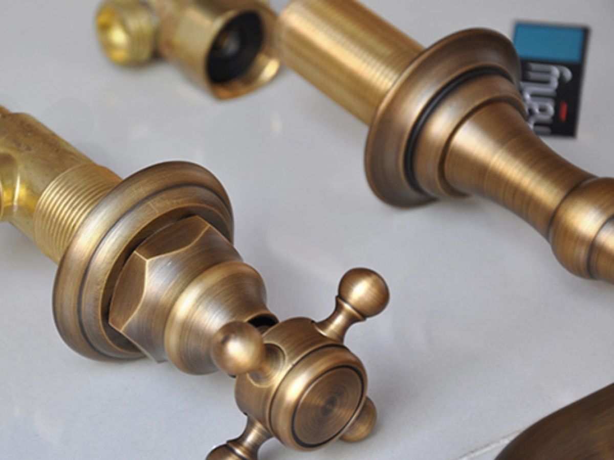 Vòi chậu âm bàn nóng lạnh bằng đồng Kanly GCB07