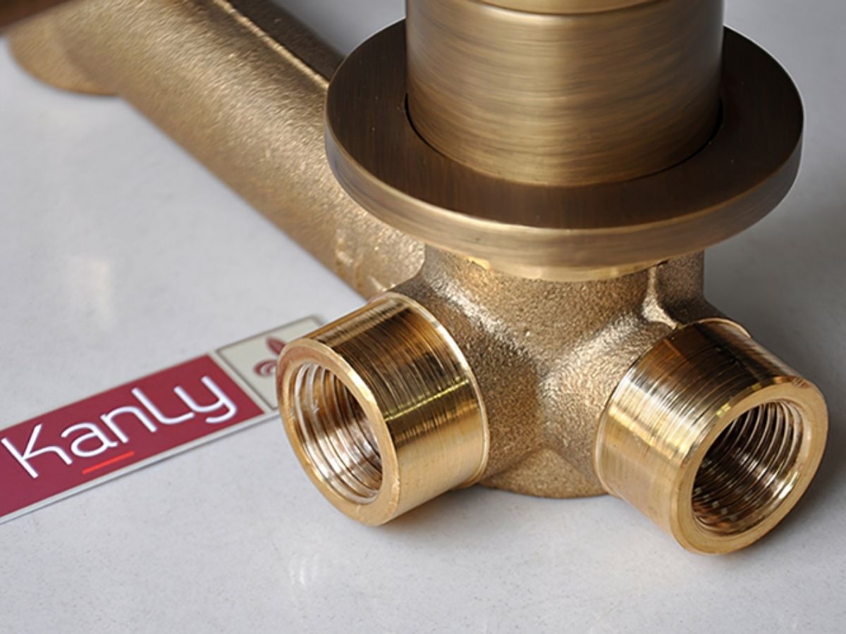 Vòi âm tường nóng lạnh bằng đồng Kanly GCT04