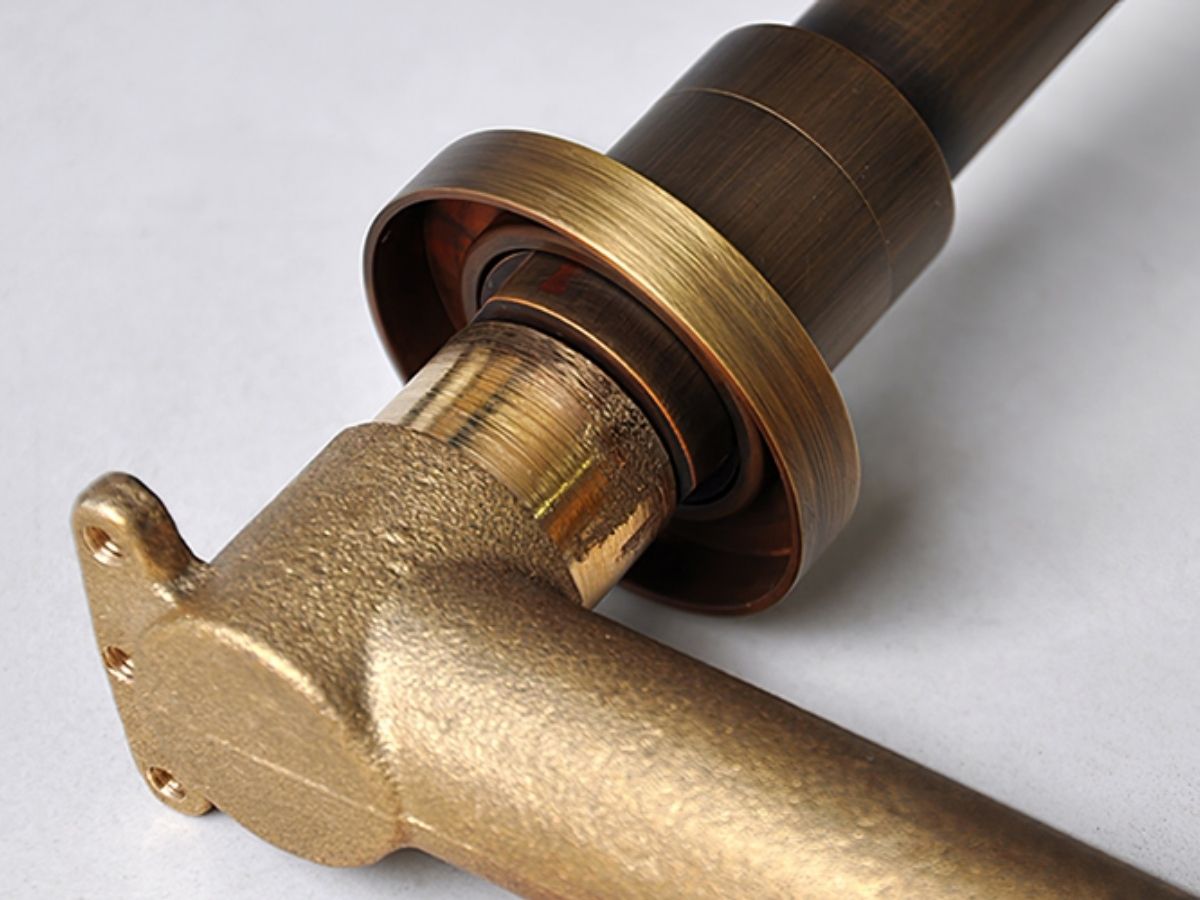 Vòi âm tường nóng lạnh bằng đồng Kanly GCT04