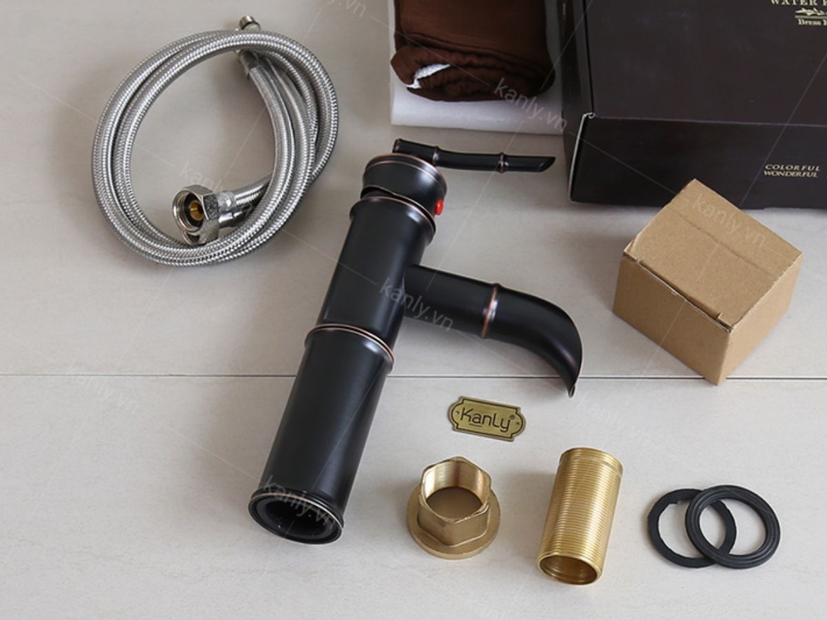 Vòi chậu lavabo nóng lạnh bằng đồng Kanly GCV02B