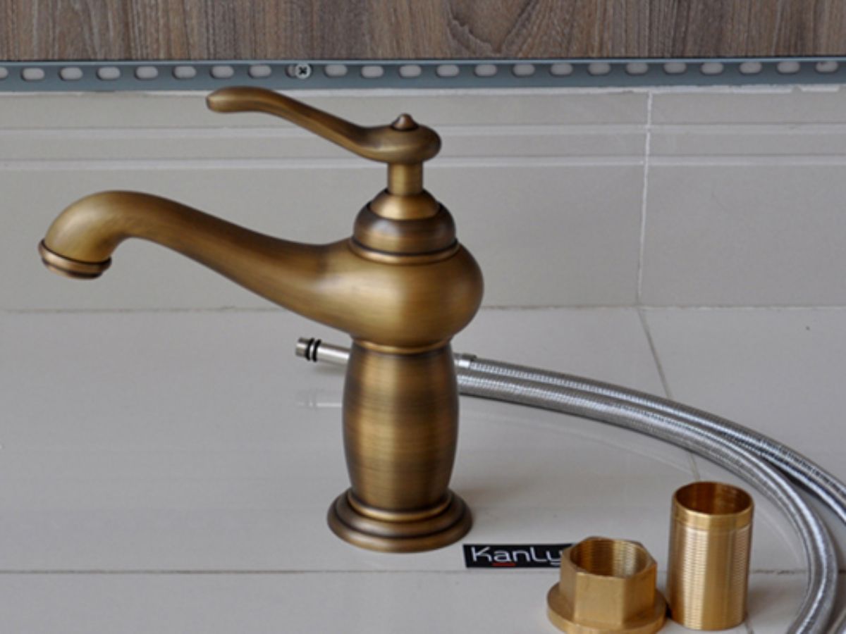 Vòi chậu lavabo nóng lạnh bằng đồng Kanly GCV03