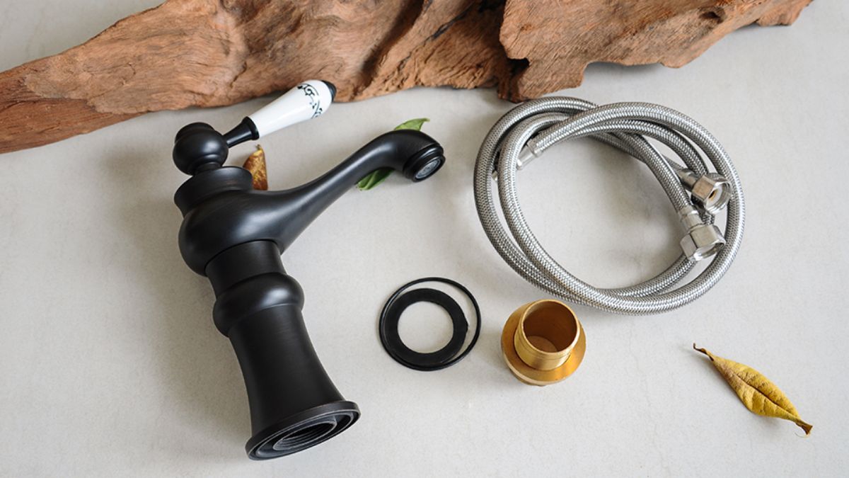 Vòi chậu lavabo nóng lạnh bằng đồng Kanly GCV03B